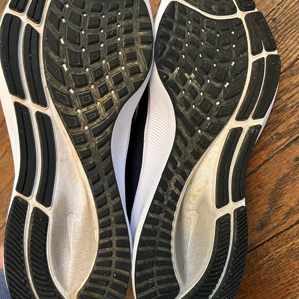 Nike Air Zoom Pegasus 38 TB Women’s 9 Athletic Running Shoes College Navy EUC - Picture 5 of 6